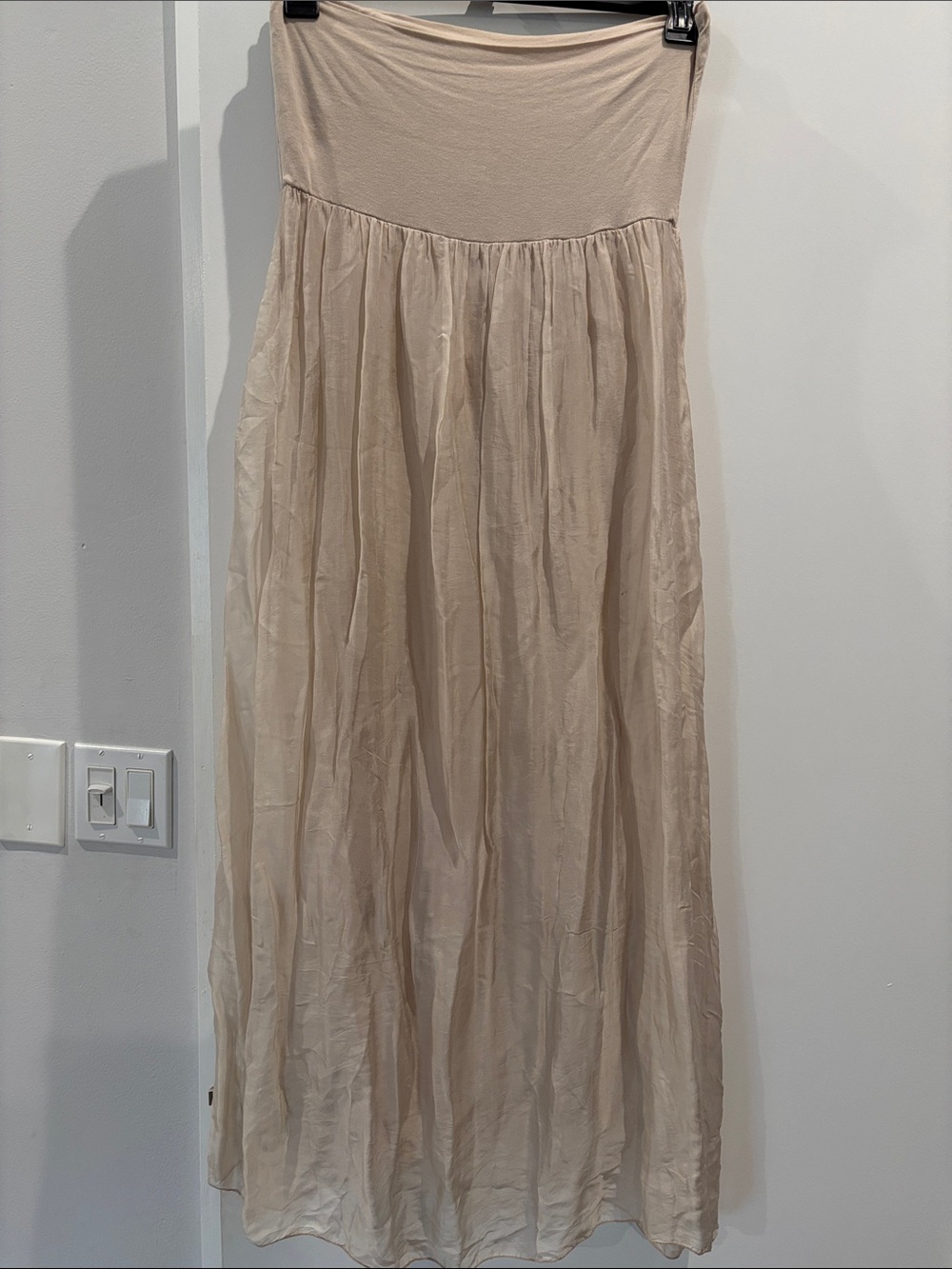 Women's Italian Maxi Skirt in Light Beige - Flowing Silhouette